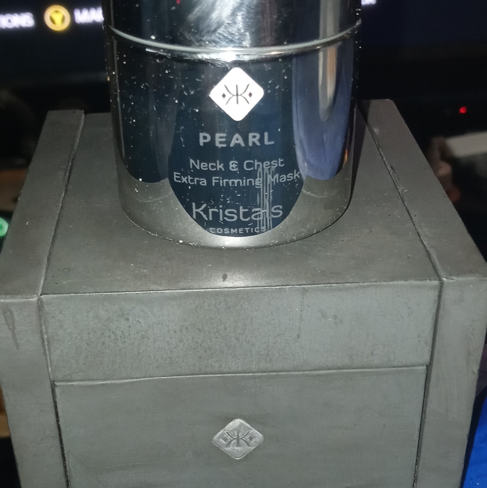 Pearl neck and chest extra firming mask all organic